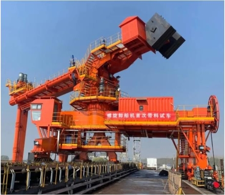 1200t / h Screw Ship Unloader นำไปใช้กับท่าเรือ