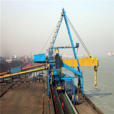 800 Tph Screw Ship Unloader การขนถ่ายวัสดุจำนวนมากจาก Vessel