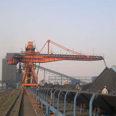 ที่มีประสิทธิภาพสูง Slewing Cantilever Stockyard Stacker สำหรับการจัดการถ่านหิน