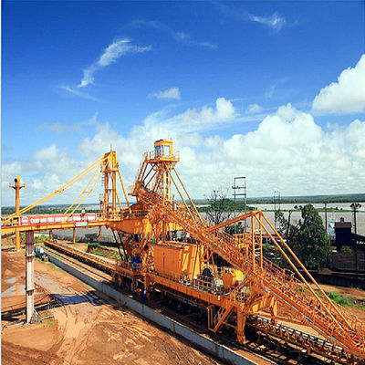 ที่มีประสิทธิภาพสูง Slewing Cantilever Stockyard Stacker สำหรับการจัดการถ่านหิน