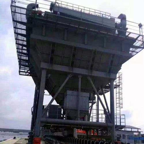 ตลับประเภท Eco Hopper ที่ควบคุมด้วยฝุ่นสำหรับการขนถ่ายเม็ดไม้ที่ท่าเรือปลายทาง