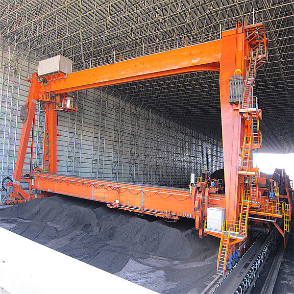 Gantry Type Bucket Wheel Stacker Reclaimer สำหรับ Stockyard ยาวตามยาวพื้นที่ต่ำ